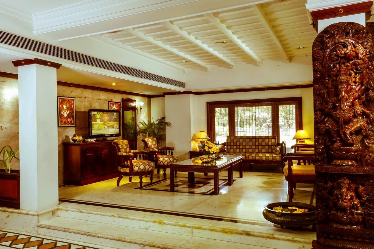 Krishna Inn Guruvāyūr Exteriör bild